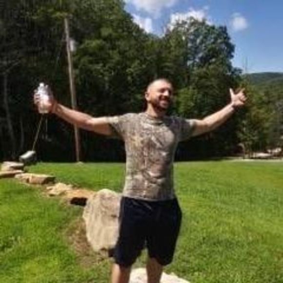 Meet your Posher, Andrew - Picture 1 of 1